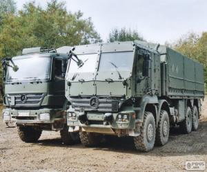 yapboz İki askeri kamyon